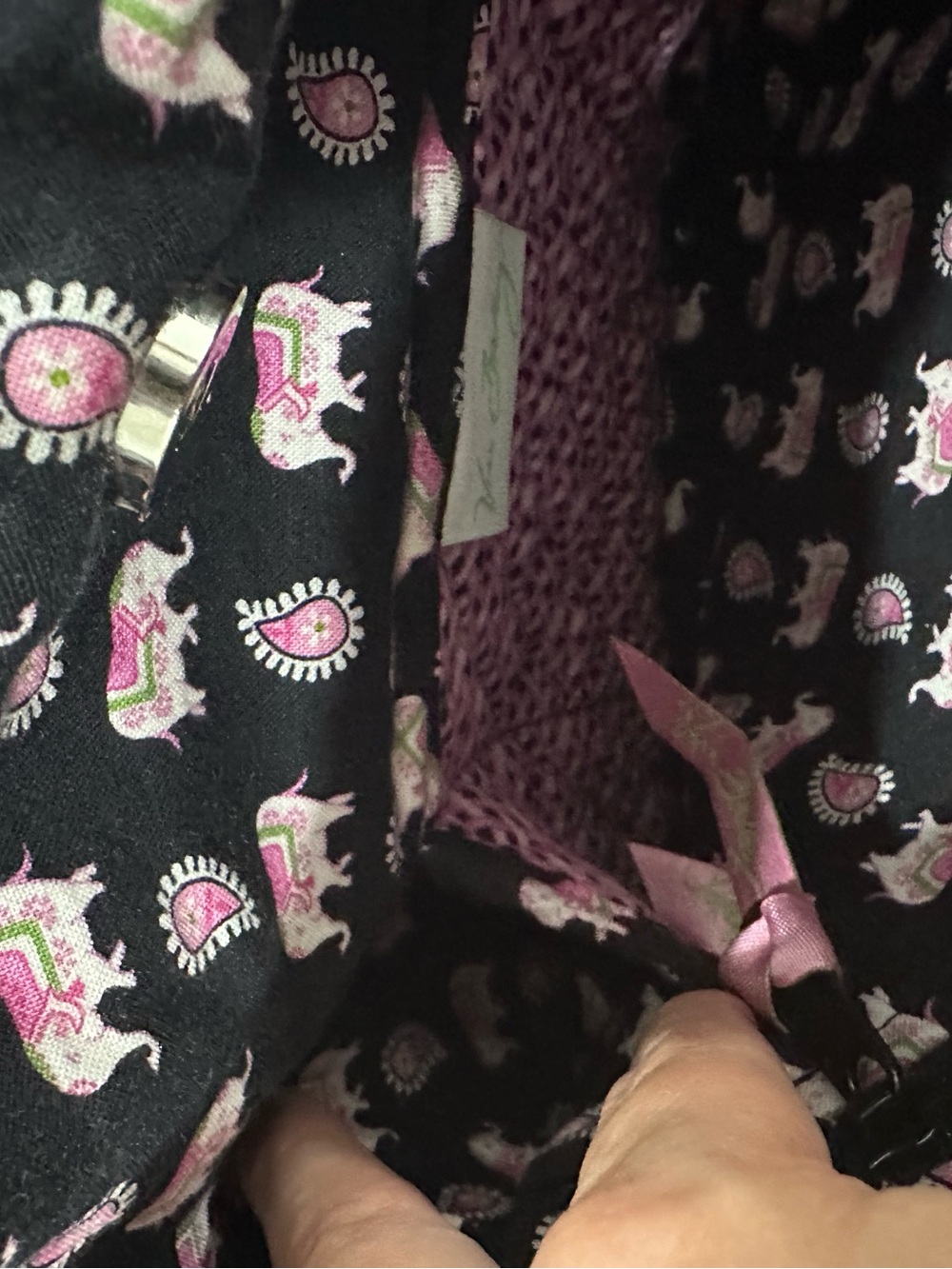 Vera Bradley Rare Black Tote with Pink and White Elephant Pattern - Picture 5 of 9